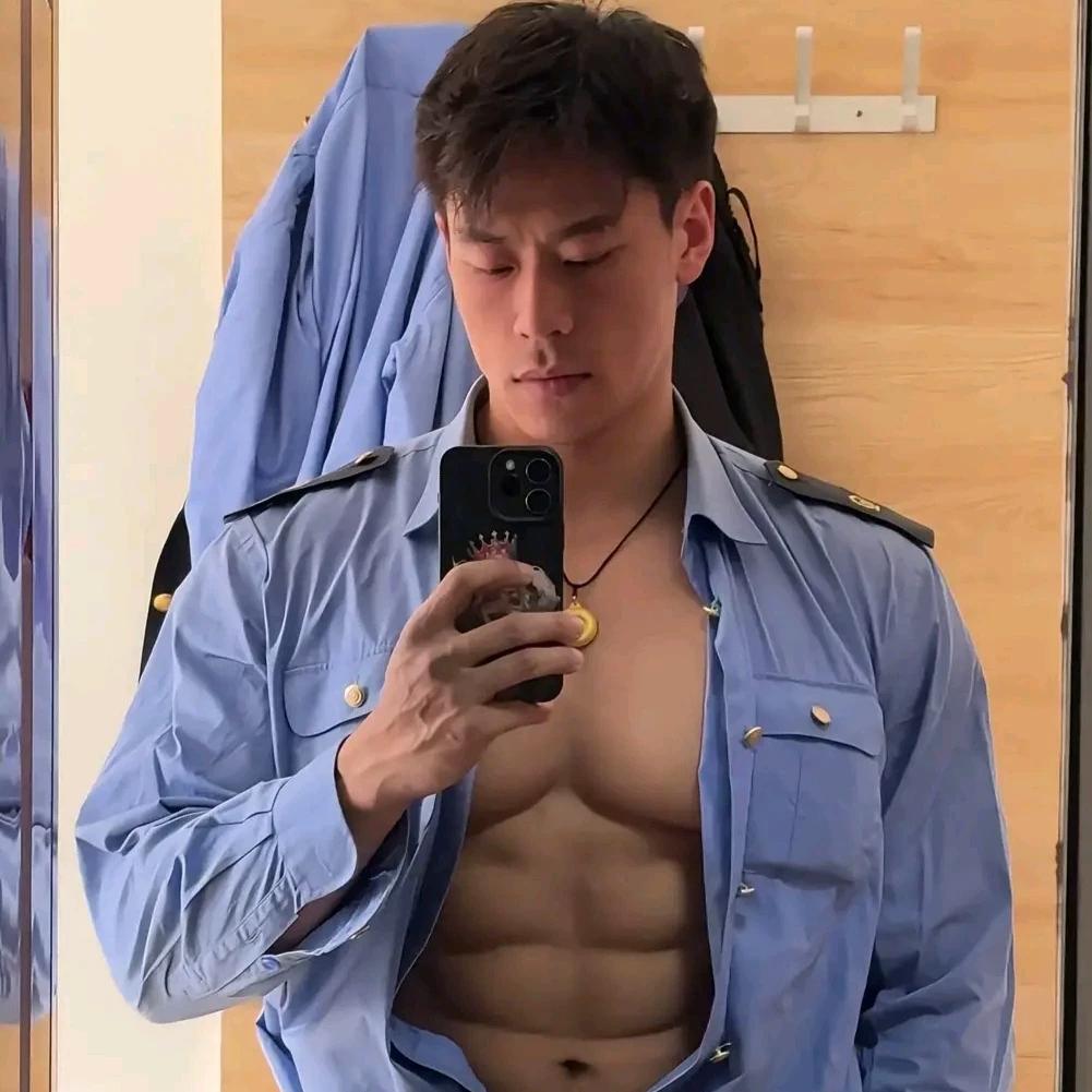 Li Wei thumbnail