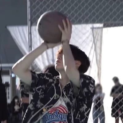 Min Yoongi thumbnail