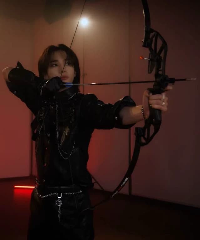 Hwang Hyunjin thumbnail