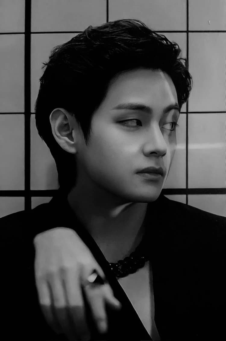 Kim Taehyung thumbnail