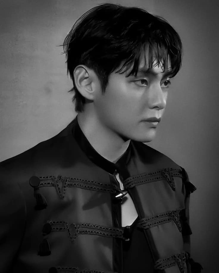 Kim Taehyung  thumbnail
