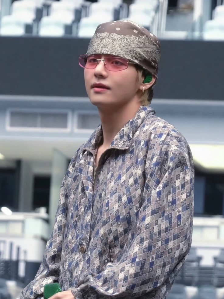 Kim Taehyung  thumbnail