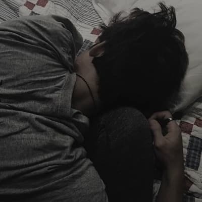 Olliver 💭your bipolar boyfriend💭 thumbnail