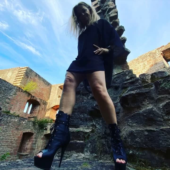 Mistress Kristin thumbnail