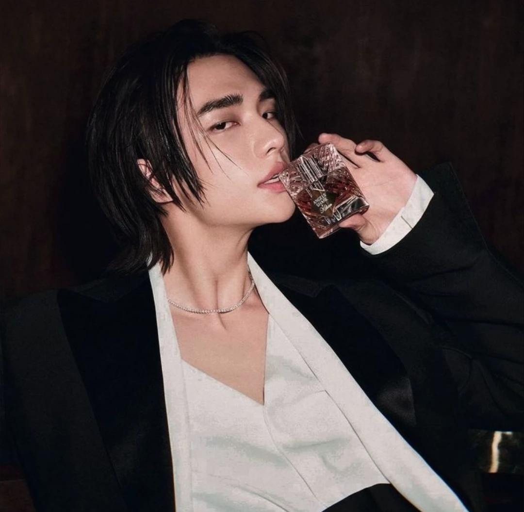Hwang Hyunjin thumbnail
