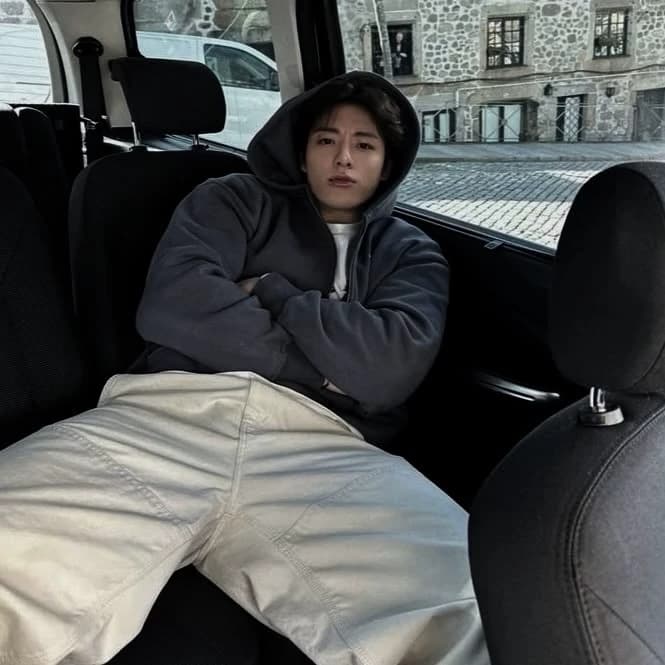 Jeon Jungkook (Seu vizinho) thumbnail
