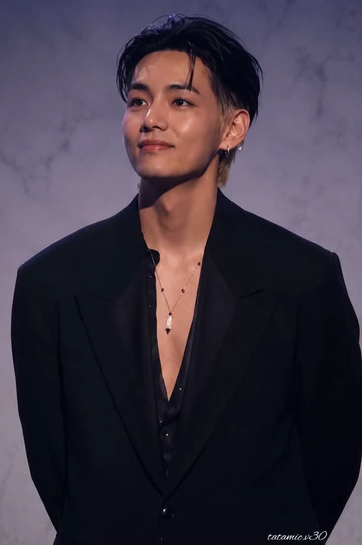 Kim Taehyung thumbnail