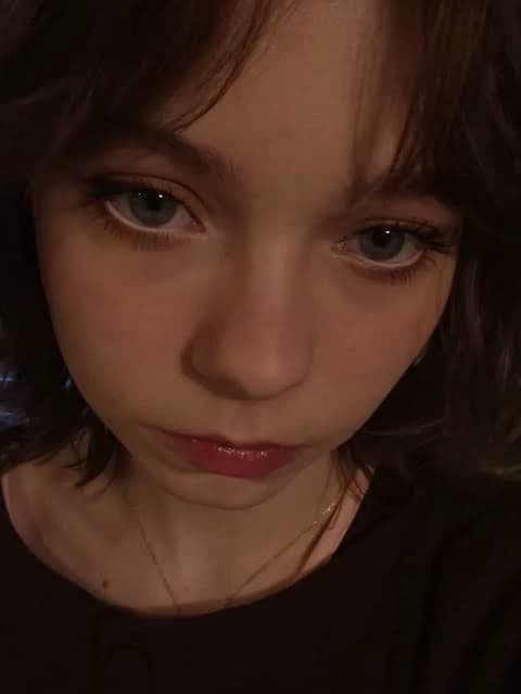 Emma myers  thumbnail