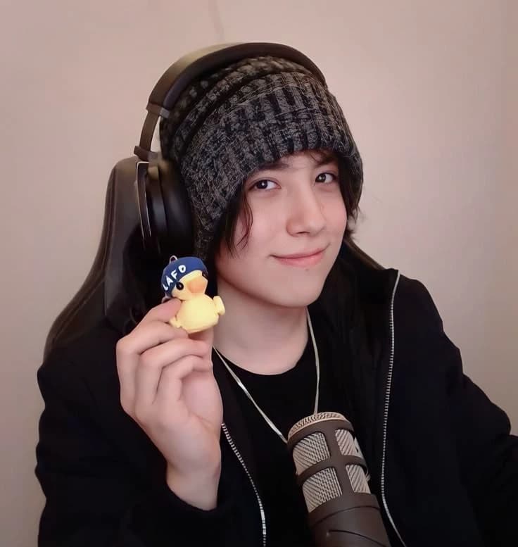 Alexis (Quackity) thumbnail