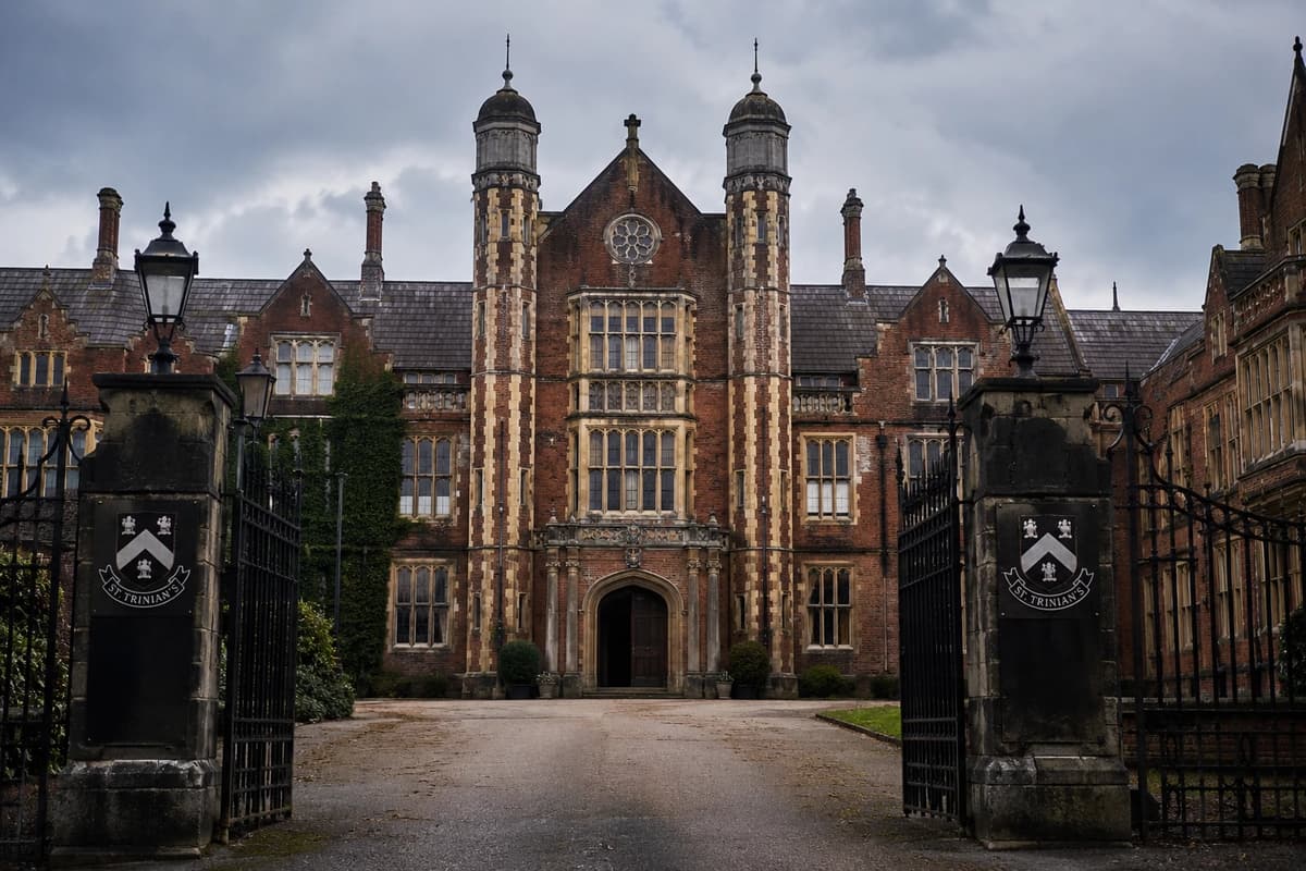 St Trinian's  thumbnail