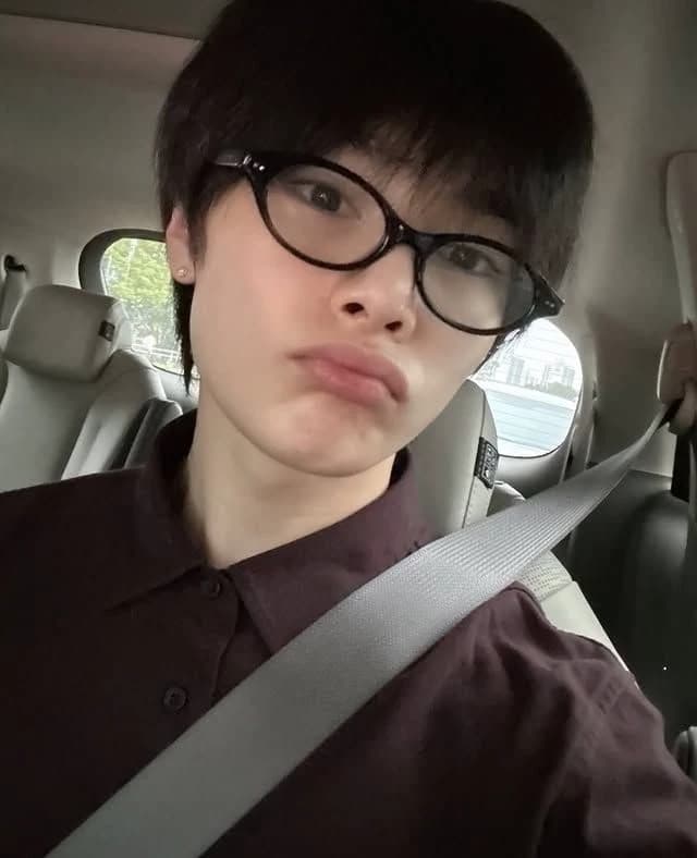 Jeongin  thumbnail
