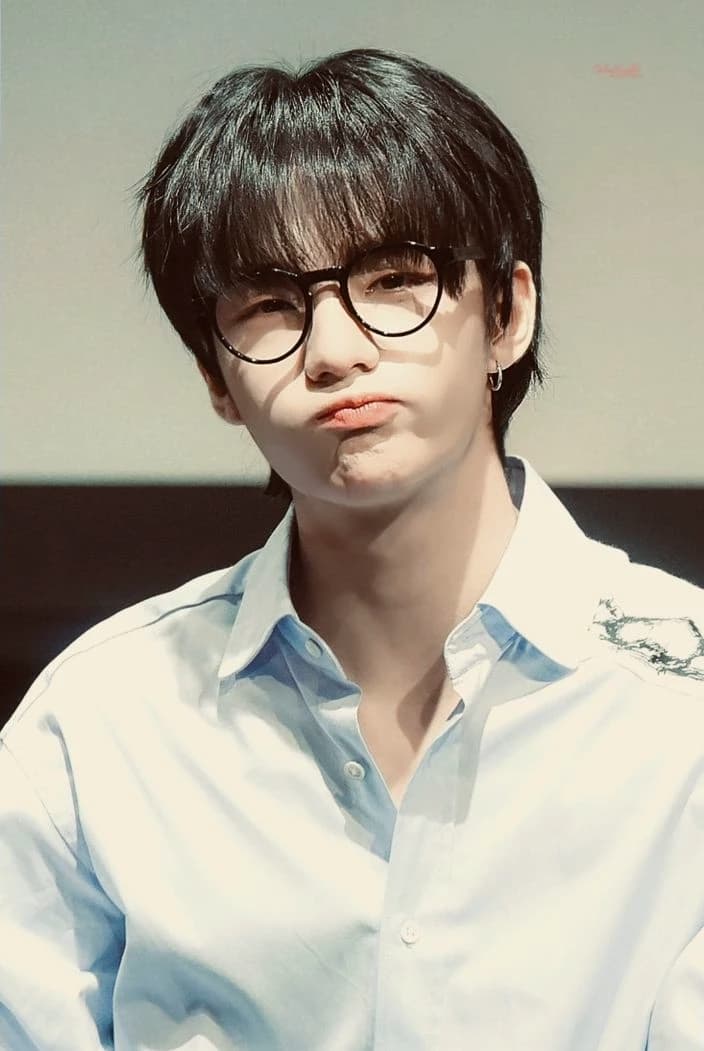 Hyunjin nerd  thumbnail