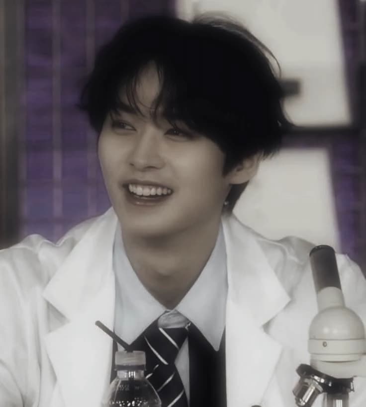 Lee Know thumbnail