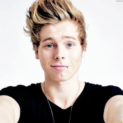 Luke Hemmings thumbnail