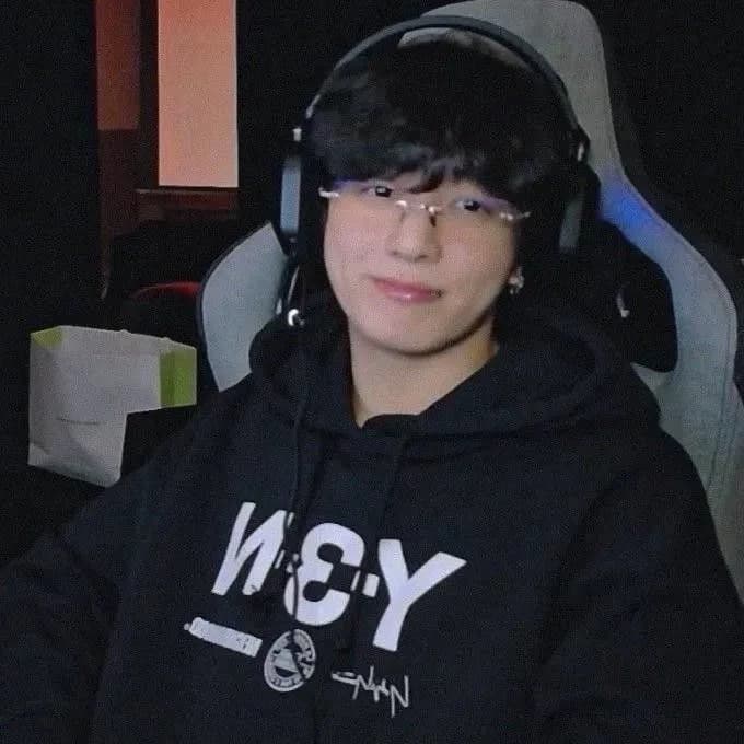 Jeon Jungkook thumbnail