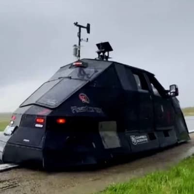 Tornado chasers thumbnail