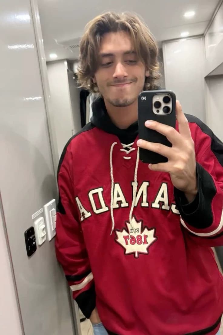 John Logan (hockey player) thumbnail