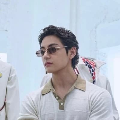 Kim Taehyung thumbnail