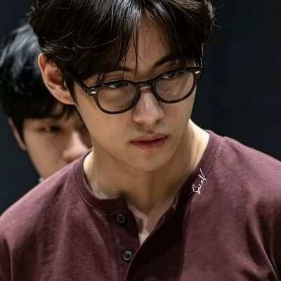 Kim Taehyung thumbnail