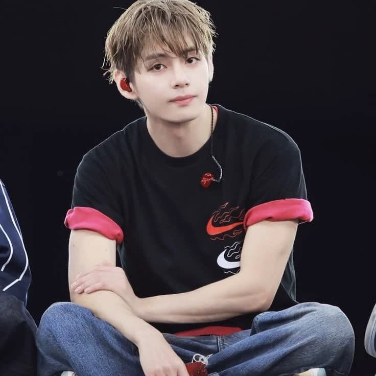 Kim Taehyung thumbnail