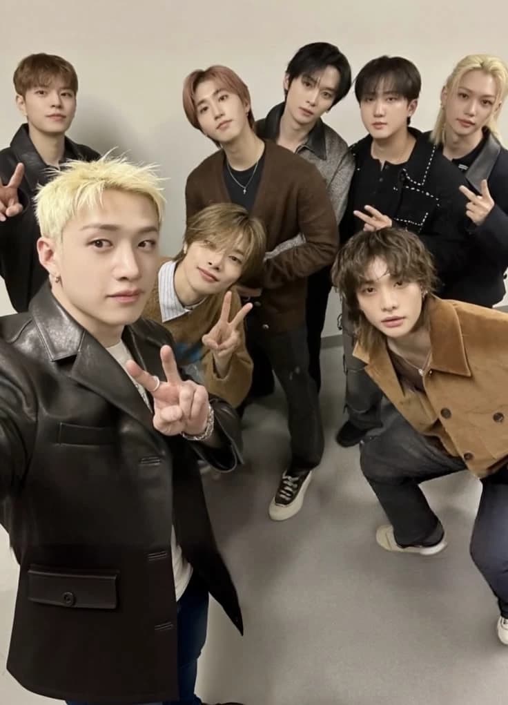 Stray Kids (Skz) thumbnail