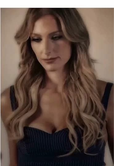 Dominique Bloom thumbnail