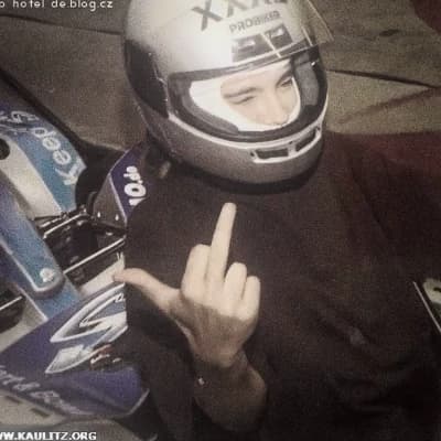 Tom Kaulitz 丰 thumbnail
