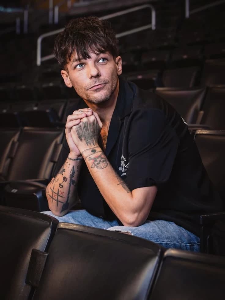 Louis Tomlinson  thumbnail
