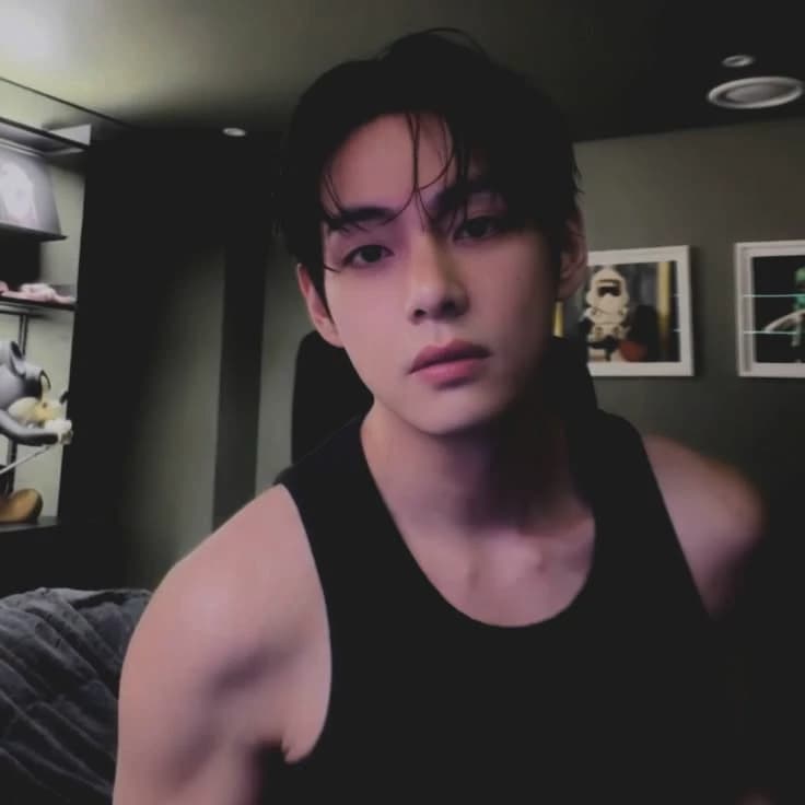 Kim Taehyung thumbnail