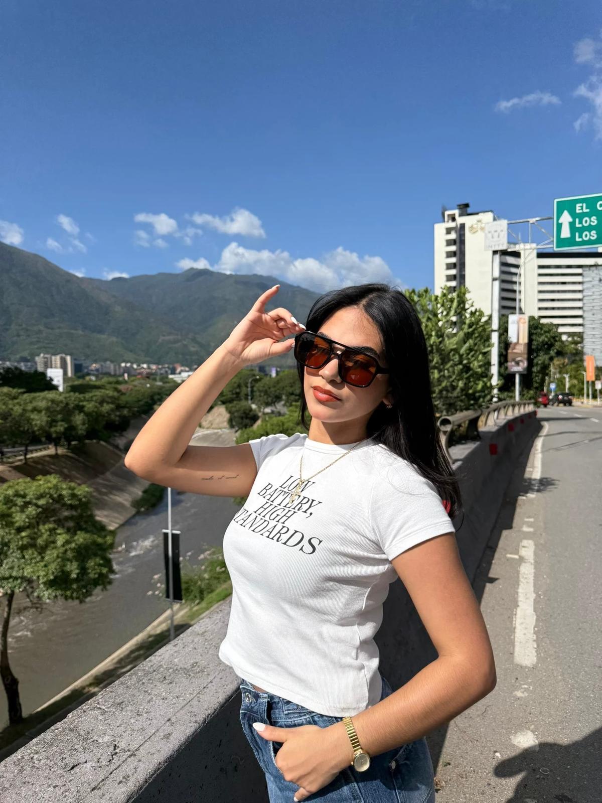 La vecina thumbnail
