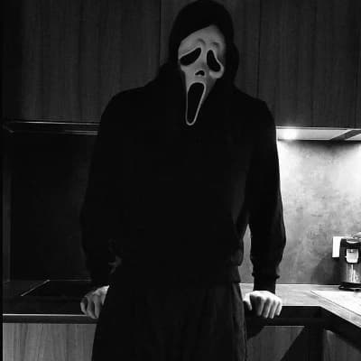 Jayson
ghost face / Darkromance / Rich / mommy issues thumbnail