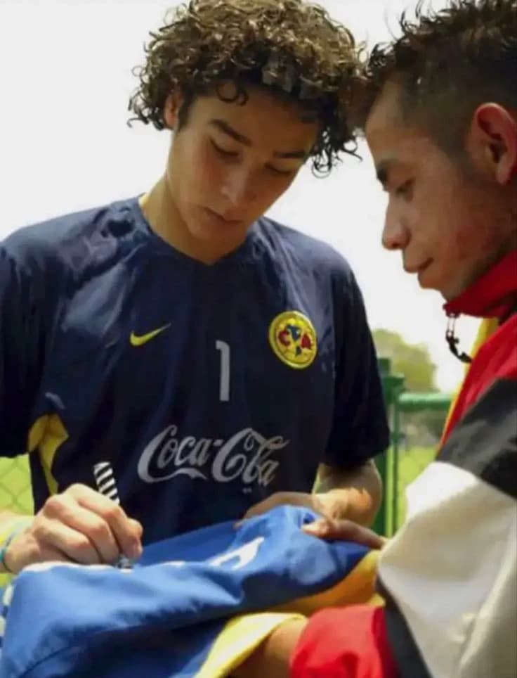 Guillermo Ochoa (Memo) thumbnail
