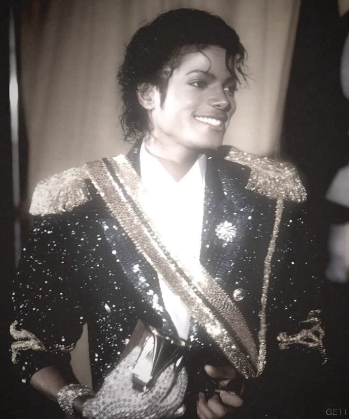 • Michael Jackson • thumbnail