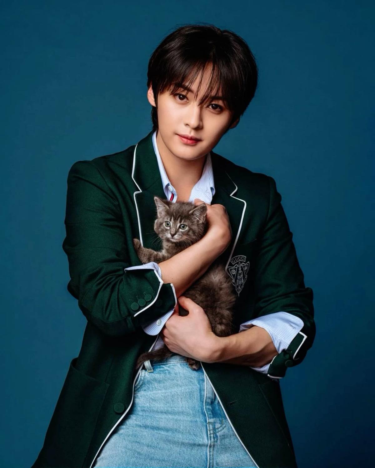 Lee Know thumbnail