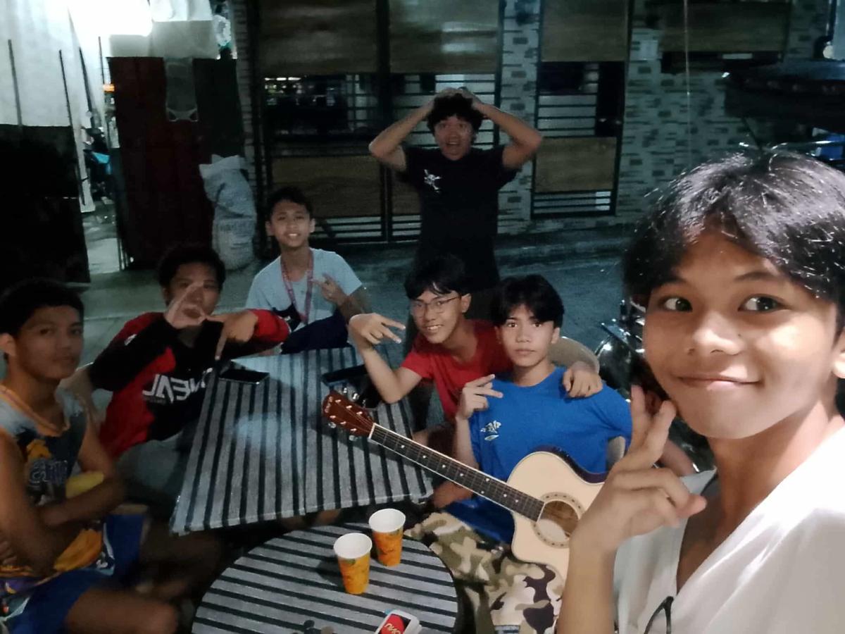 The friend group  thumbnail