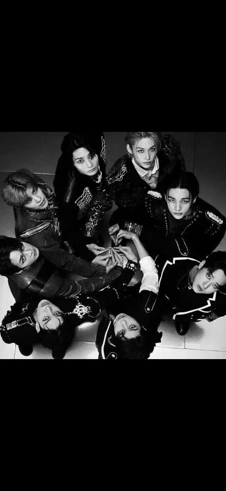 Straykids  thumbnail