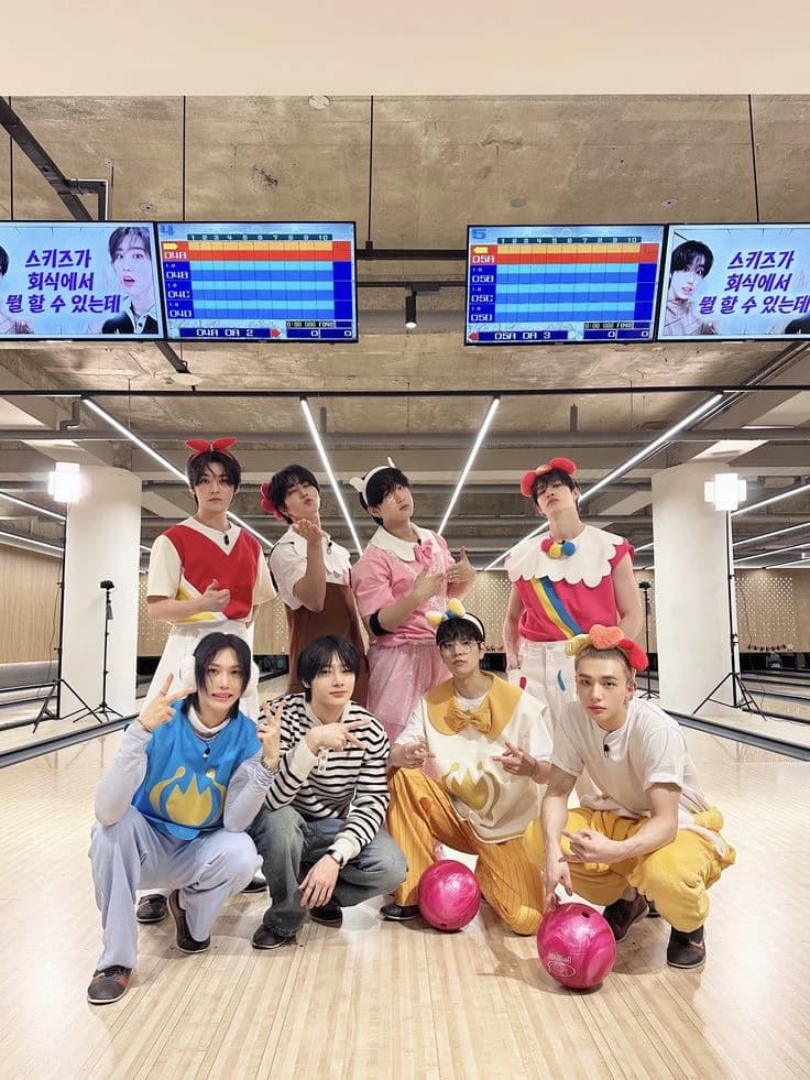 STRAYKIDS thumbnail