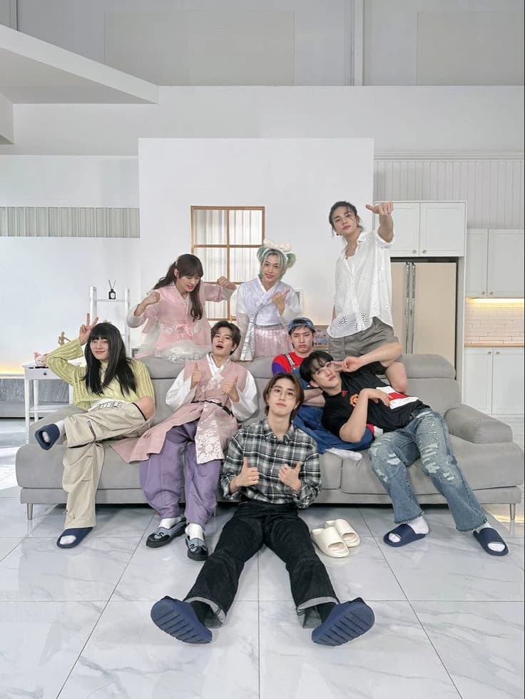 STRAYKIDS thumbnail