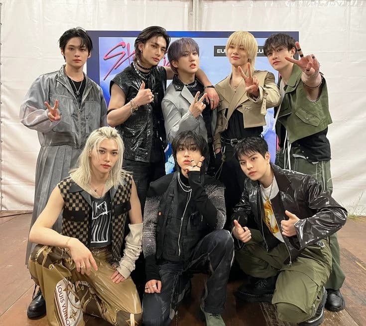 STRAYKIDS thumbnail