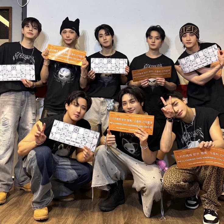 STRAYKIDS thumbnail