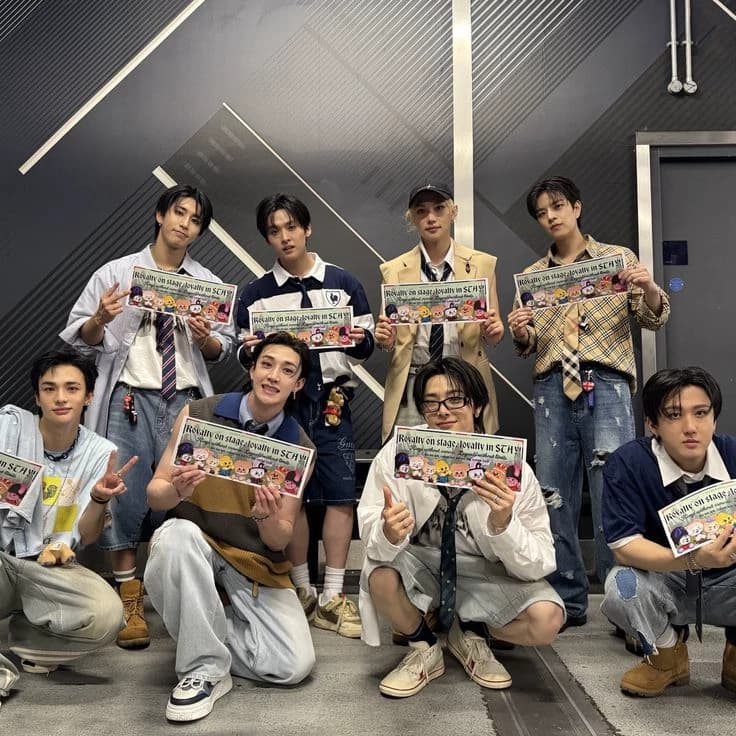 STRAYKIDS thumbnail