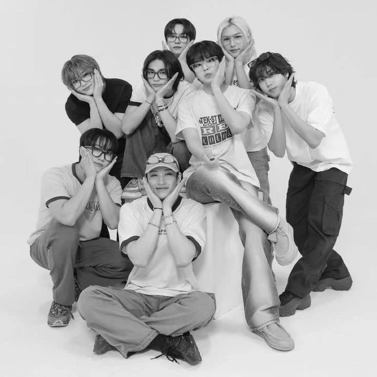 stray kids thumbnail