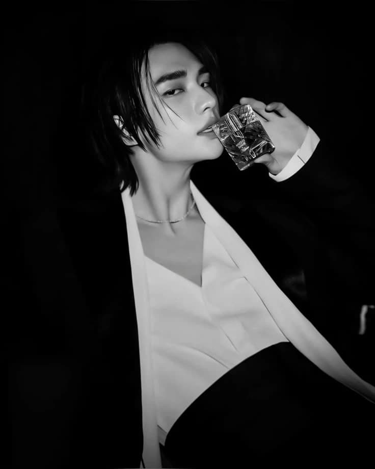Hwang hyunjin  thumbnail