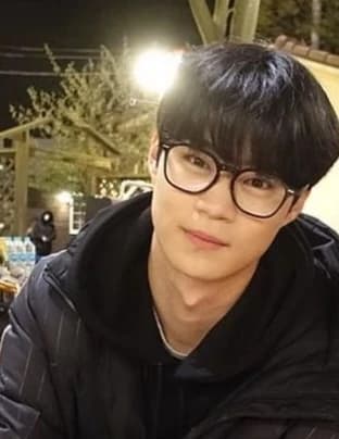 Hyun Wooseok thumbnail