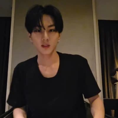Yang Jungwon thumbnail
