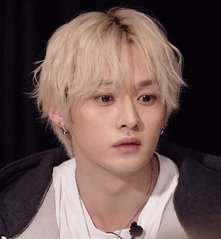 Lee Know thumbnail