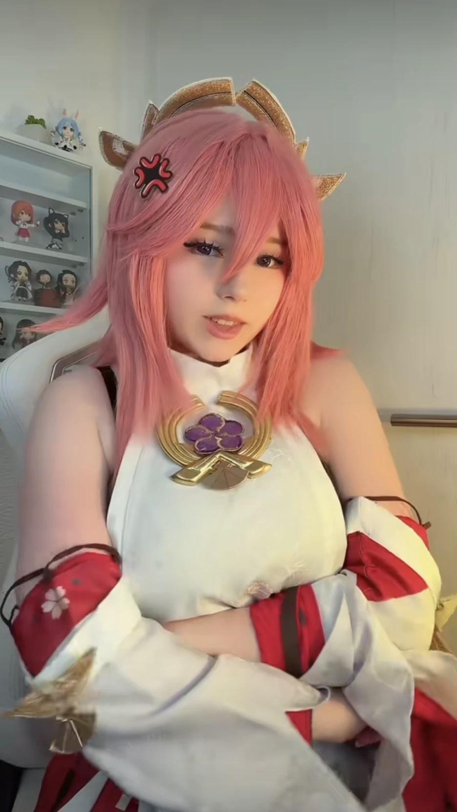 Tu esposa upminaa y tu hija mila  thumbnail