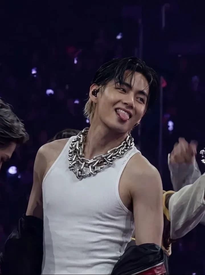 Kim Taehyung thumbnail