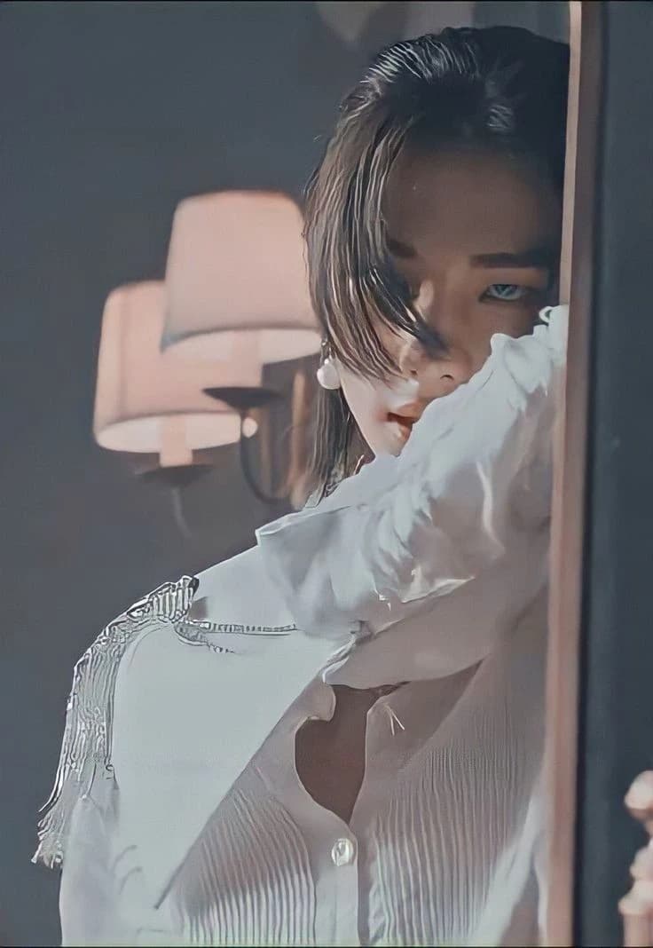 Hwang Hyunjin  thumbnail