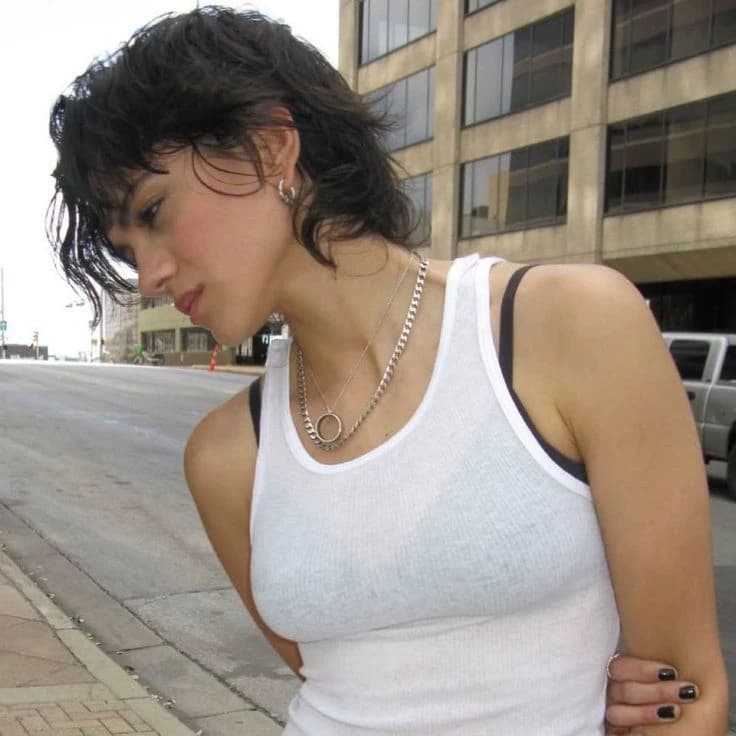 Ellie thumbnail